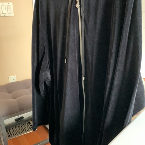 Catherines Black Velvet Hoodie long sleeve - Picture 2 of 10